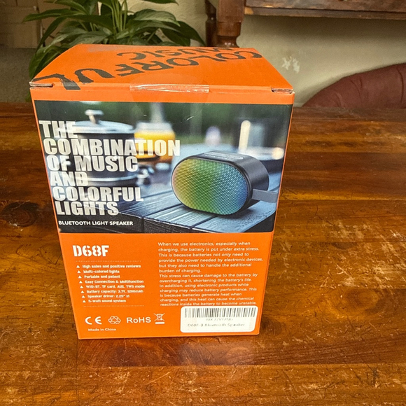 PUNK WOLF Portable Bluetooth Wireless Full Screen Light Up Speaker - Picture 3 of 5